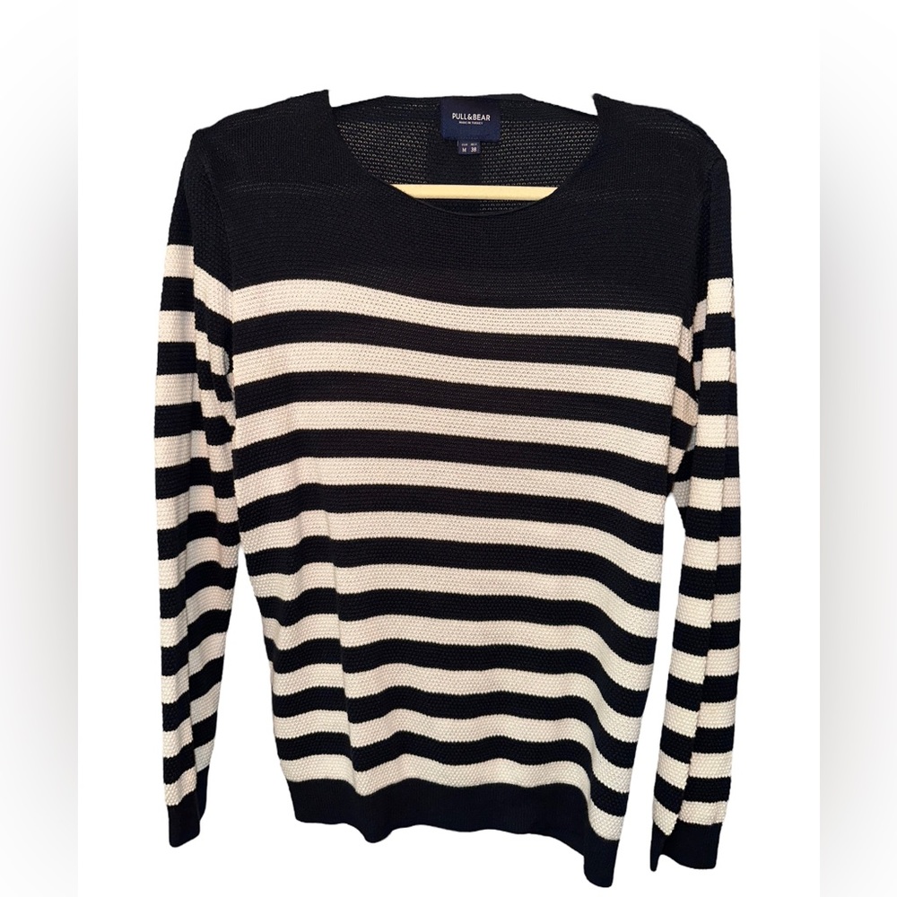 Pull & Bear Brand Knit Sweater Blue with White Stripes Size Men Medium Used